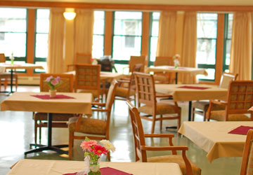Woodridge Rehabilitation and Nursing Benjamin Falls Dining Room